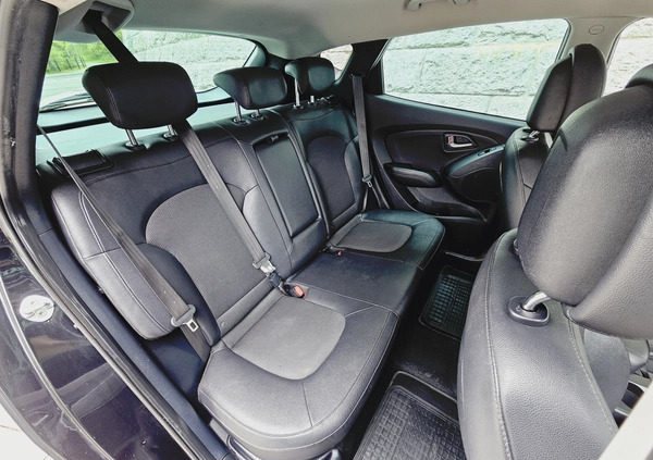 Hyundai ix35 cena 49700 przebieg: 237197, rok produkcji 2015 z Golina małe 781